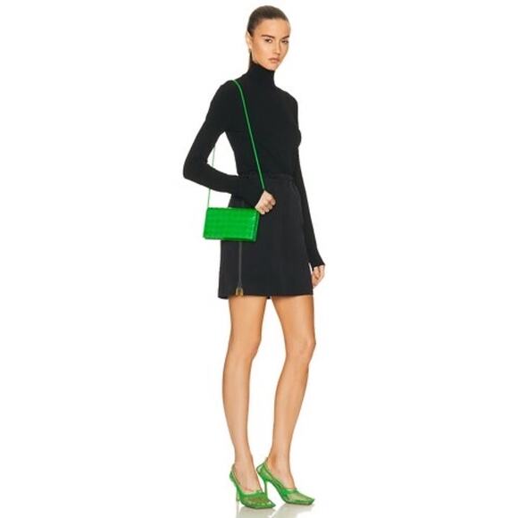 Bottega Veneta Wallet on Strap Parakeet Green & Gold Lambskin Crossbody Bag NWT - Picture 1 of 11